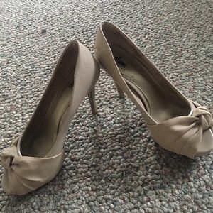 Fiona nude pumps